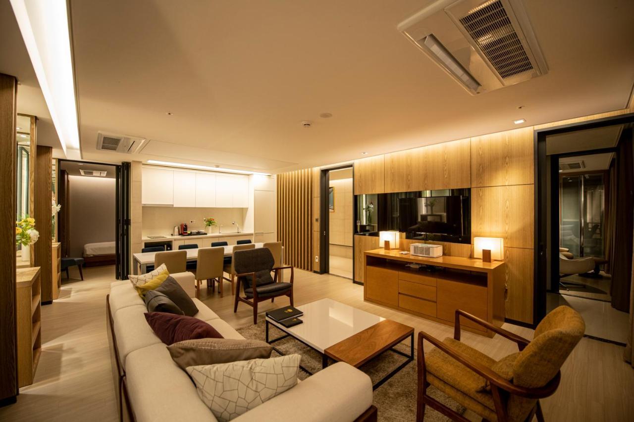 J One Hotel Cheongju Exterior photo