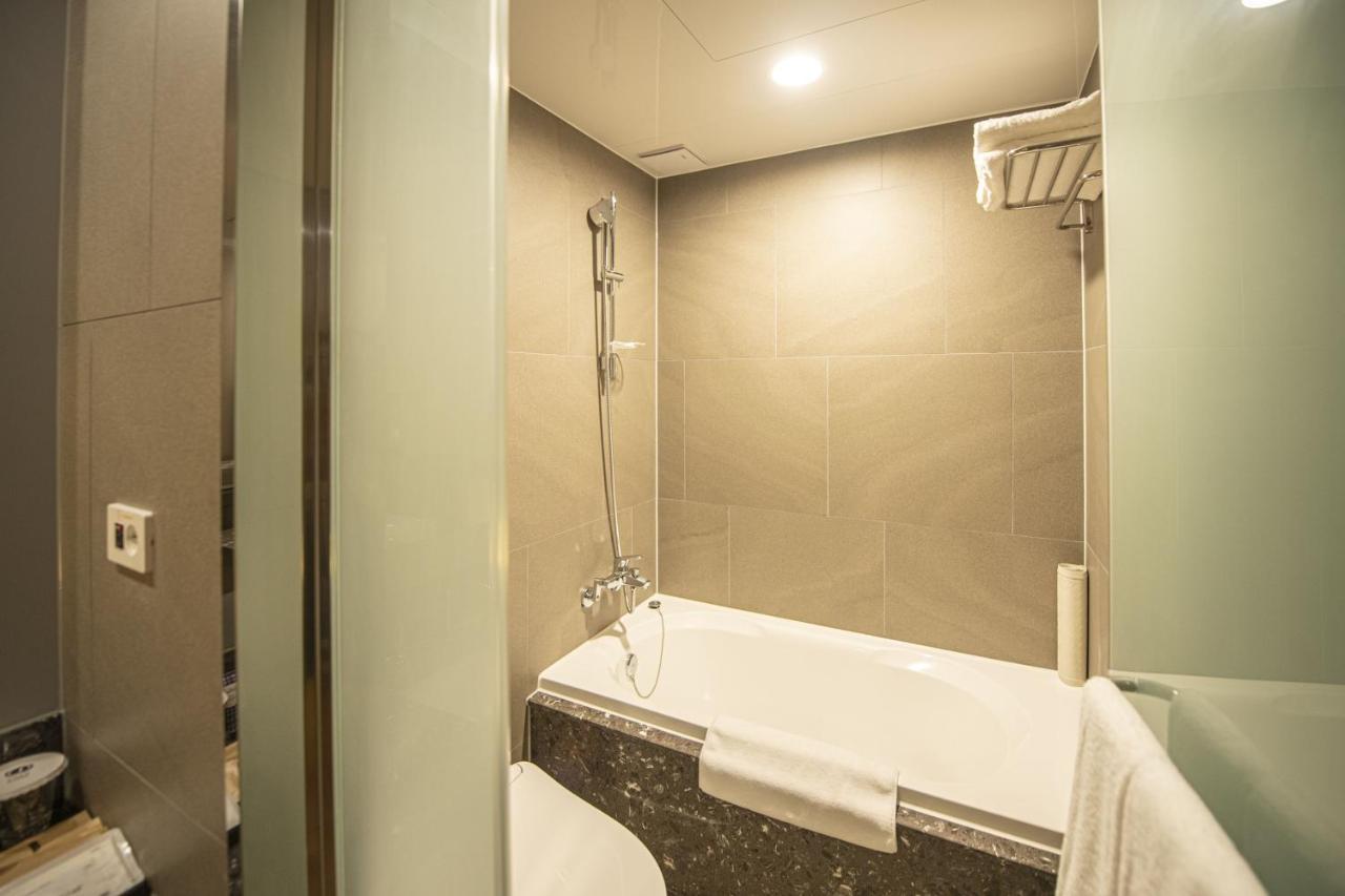 J One Hotel Cheongju Exterior photo