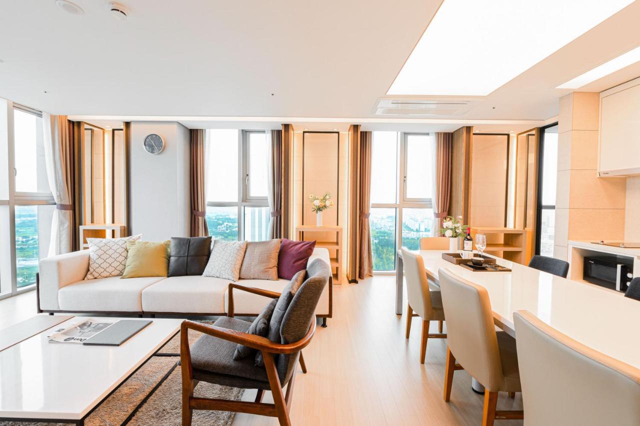 J One Hotel Cheongju Exterior photo