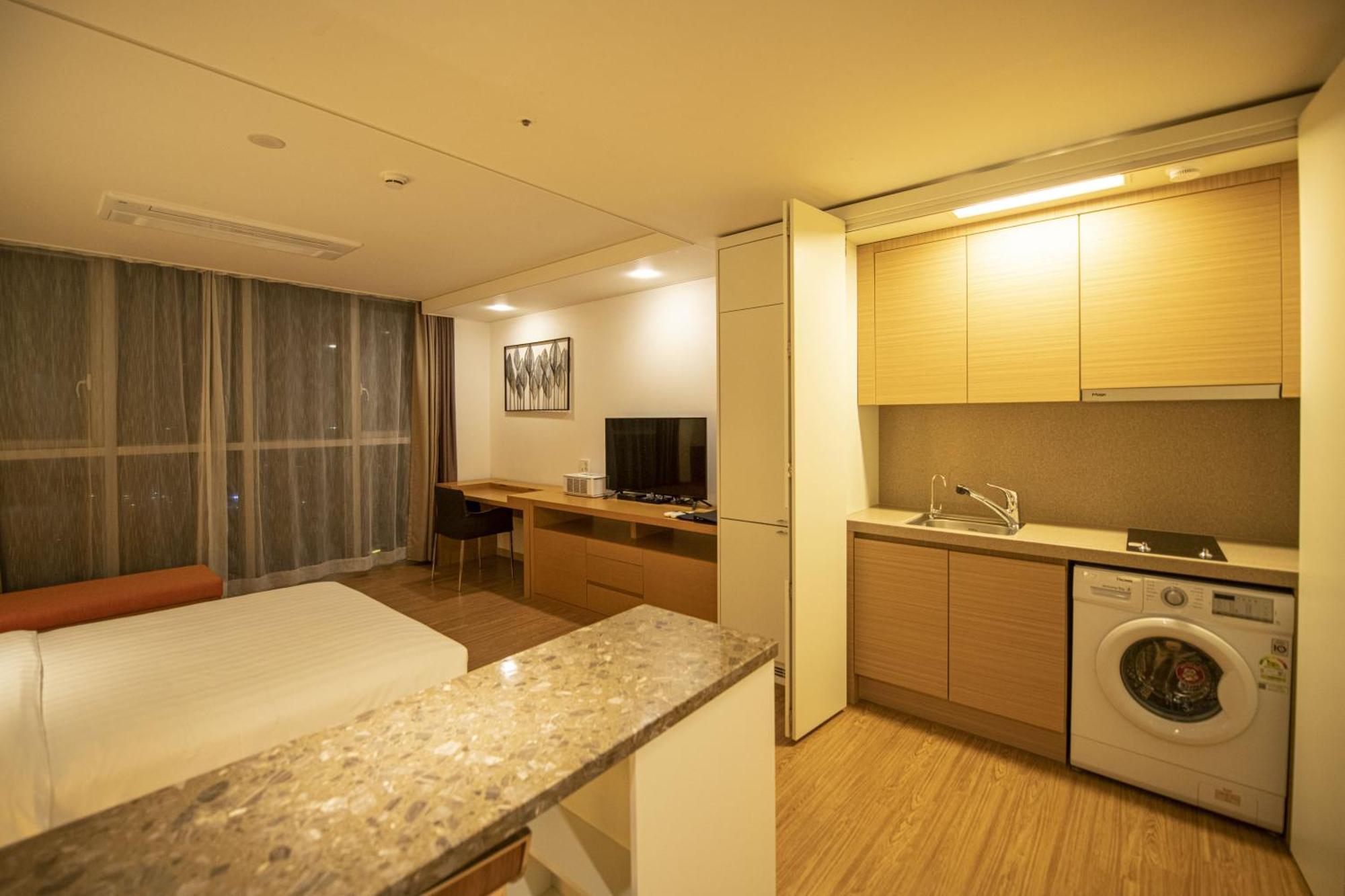 J One Hotel Cheongju Exterior photo