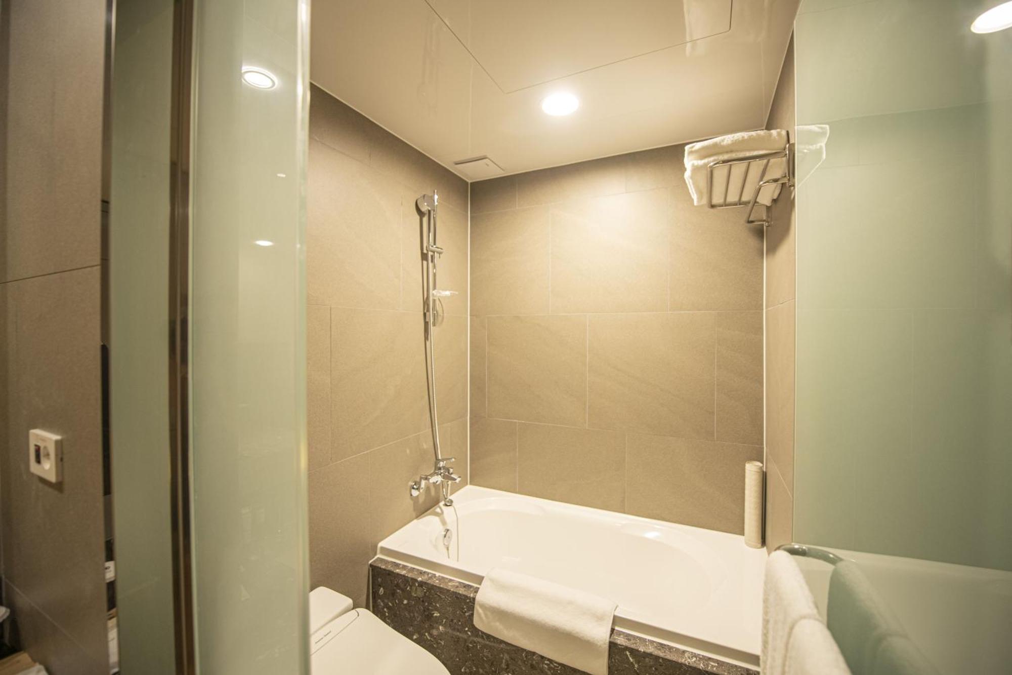 J One Hotel Cheongju Exterior photo